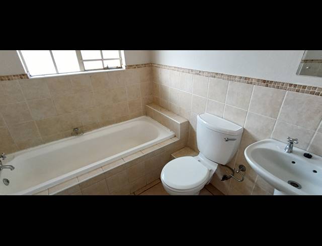 2 BEDROOM APARTMENT TO LET IN REYNO RIDGE